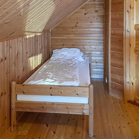 2 Bedroom Beautiful In Frosta Holiday home Verdalsora