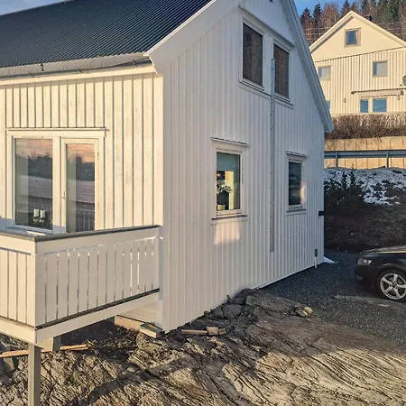 2 Bedroom Beautiful In Frosta