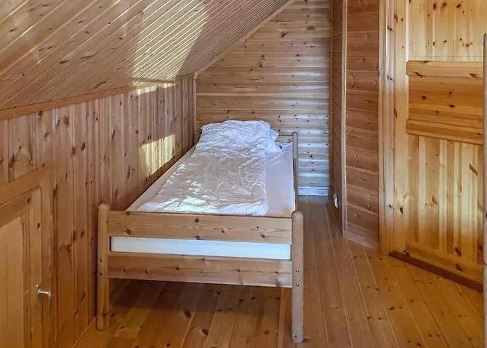 2 Bedroom Beautiful In Frosta Feriehus Rota