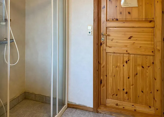 2 Bedroom Beautiful In Frosta Feriehus