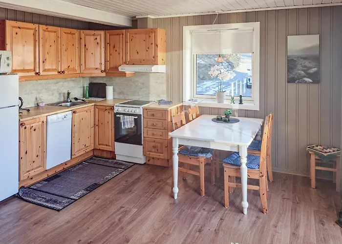 Feriehus 2 Bedroom Beautiful In Frosta *