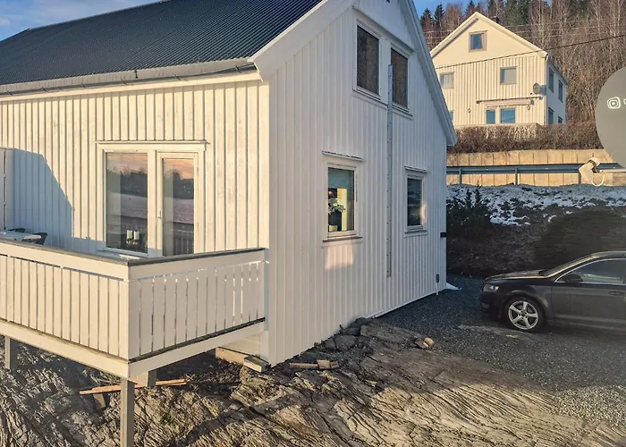 2 Bedroom Beautiful In Frosta